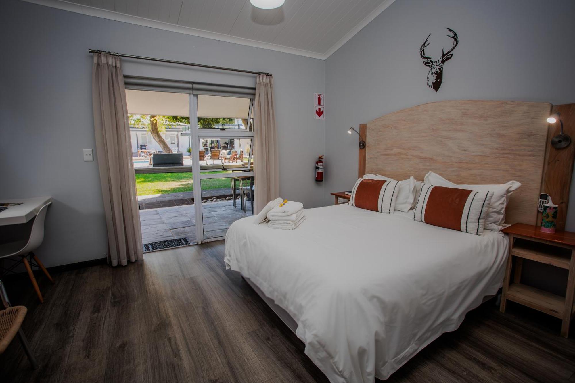 Aan De Eike Guest House Свеллендам Экстерьер фото