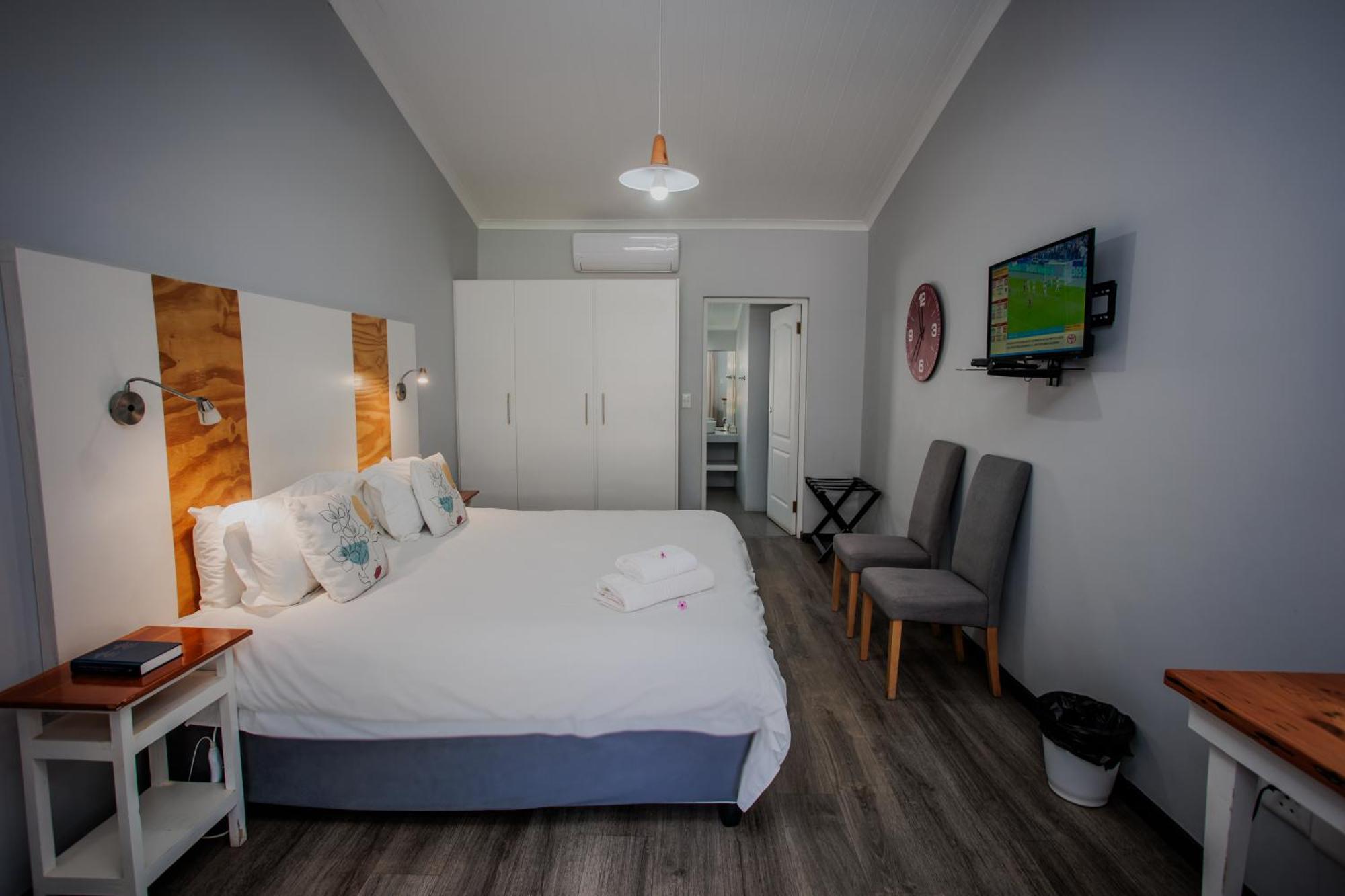 Aan De Eike Guest House Свеллендам Экстерьер фото