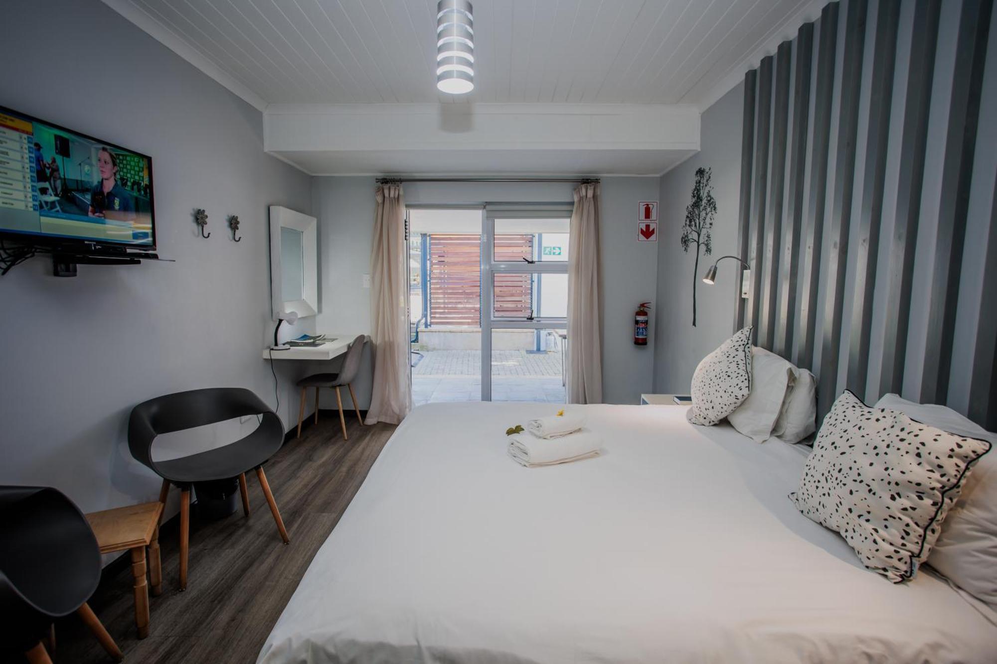 Aan De Eike Guest House Свеллендам Экстерьер фото