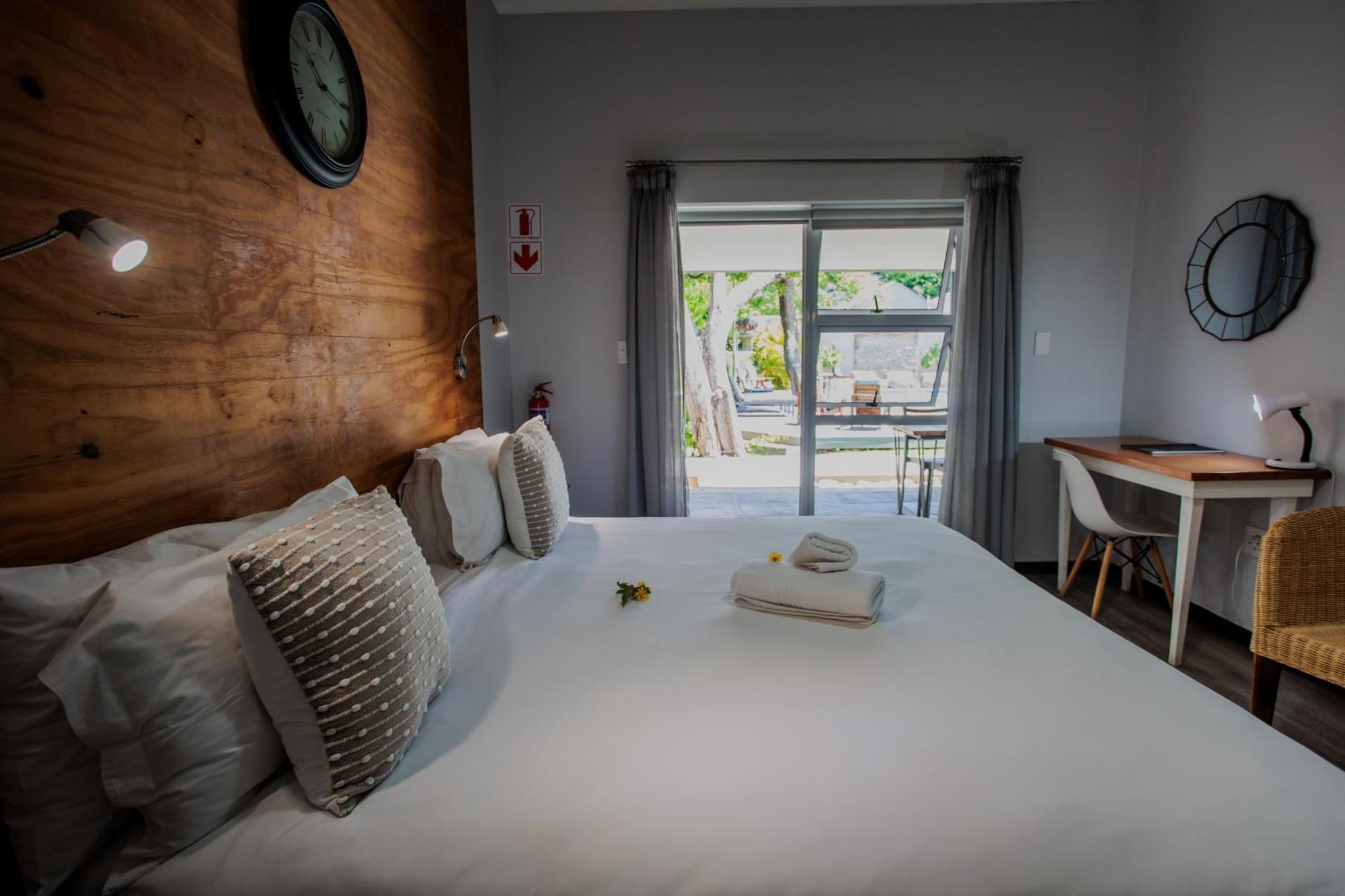 Aan De Eike Guest House Свеллендам Экстерьер фото