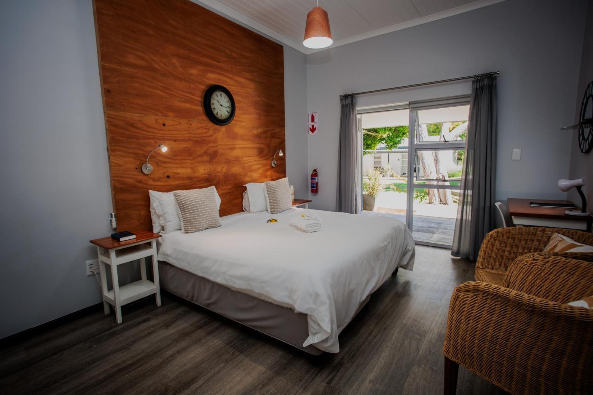 Aan De Eike Guest House Свеллендам Экстерьер фото