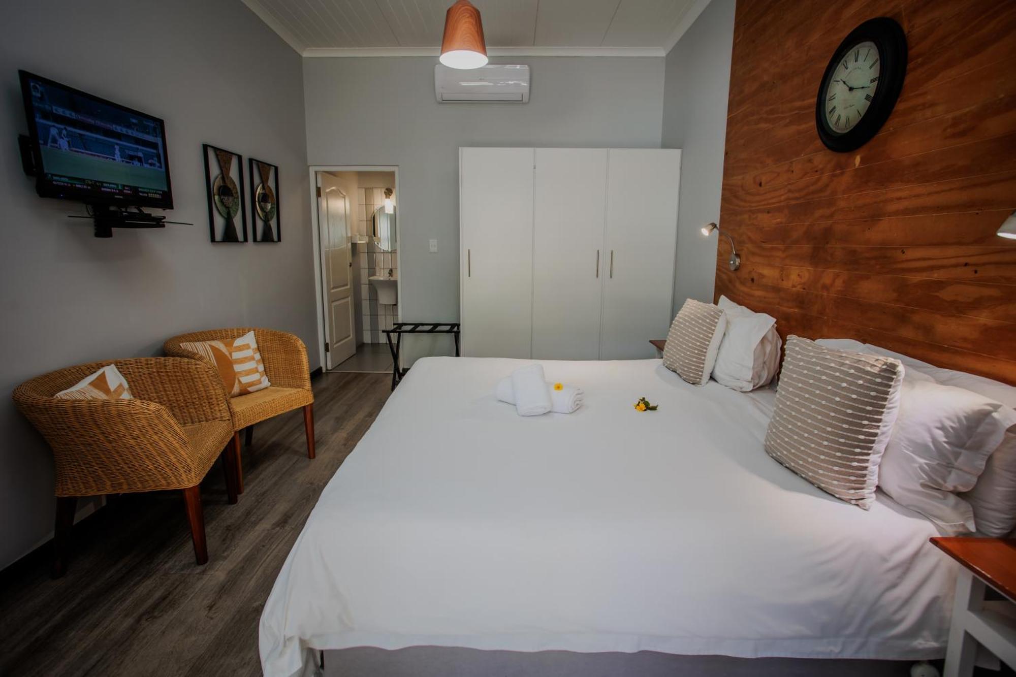 Aan De Eike Guest House Свеллендам Экстерьер фото
